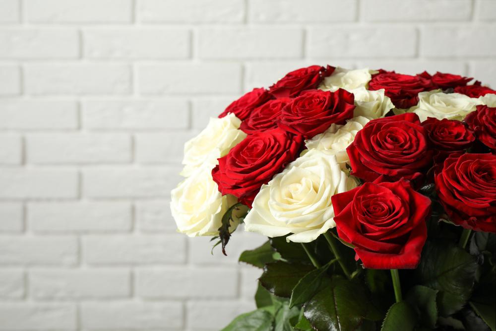 how-to-say-i-love-you-with-valentine's-day-flowers